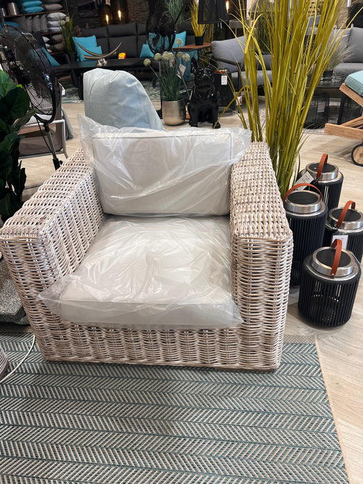 Armchair Papajoe