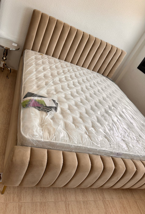 Bed Donna