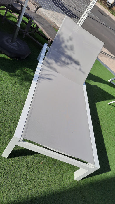 Solana Lounger with wheels